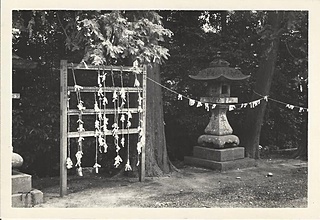 薦神社境内お手洗い周辺２